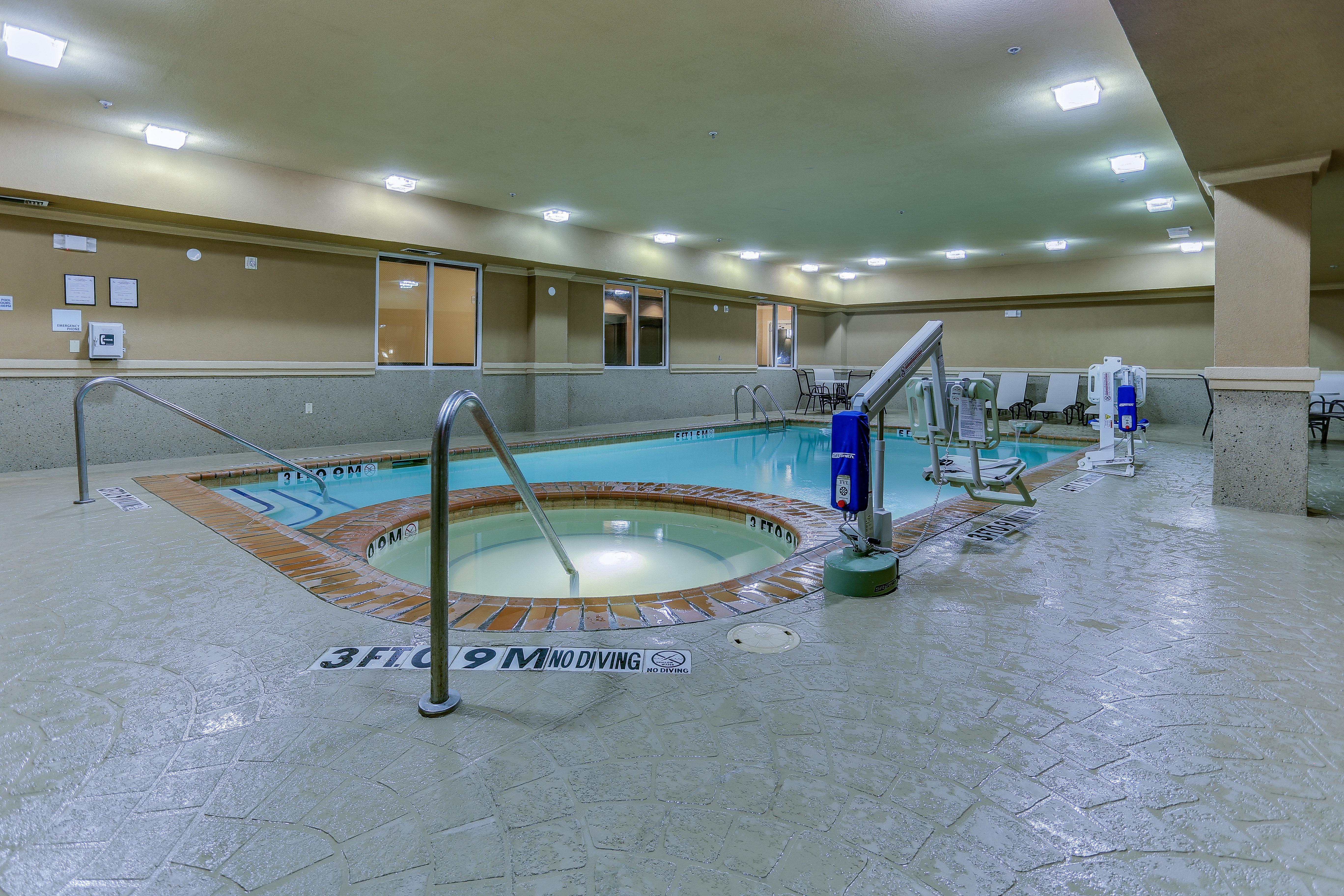 Holiday Inn Express Hotel & Suites Huntsville By Ihg Dış mekan fotoğraf