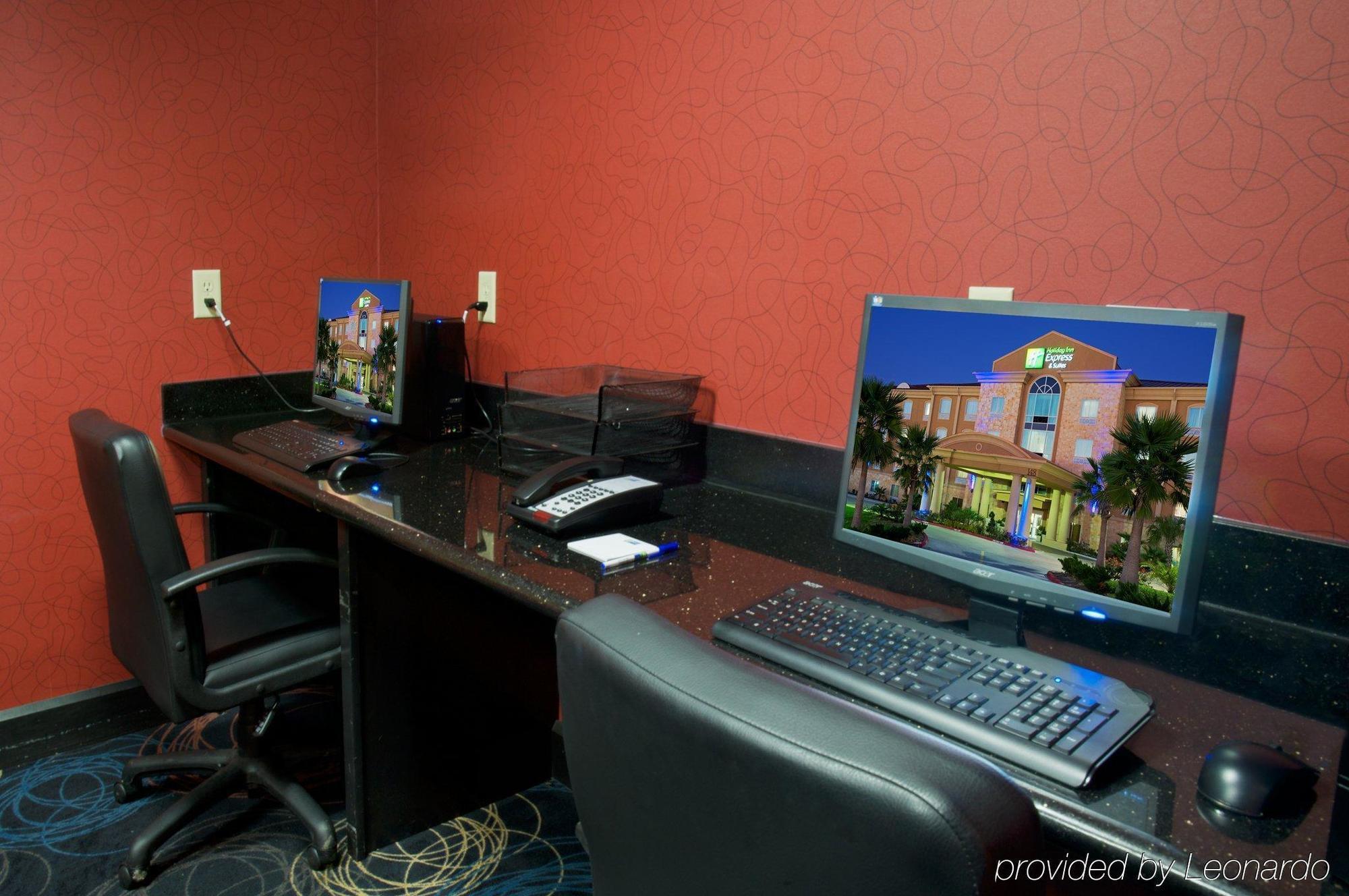Holiday Inn Express Hotel & Suites Huntsville By Ihg Konforlar fotoğraf